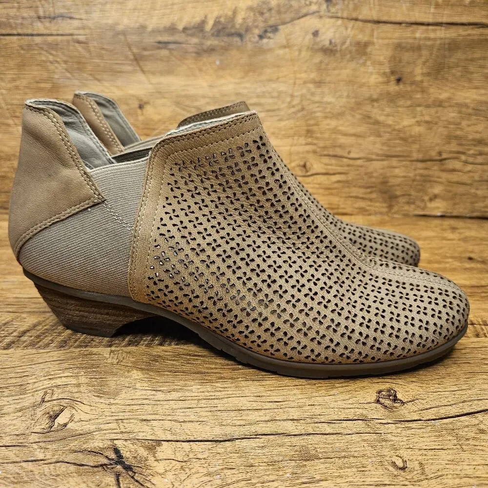 Abeo Nevis Tan Perforated Leather stretch Ankle Bootie boot size 7.5 Womens